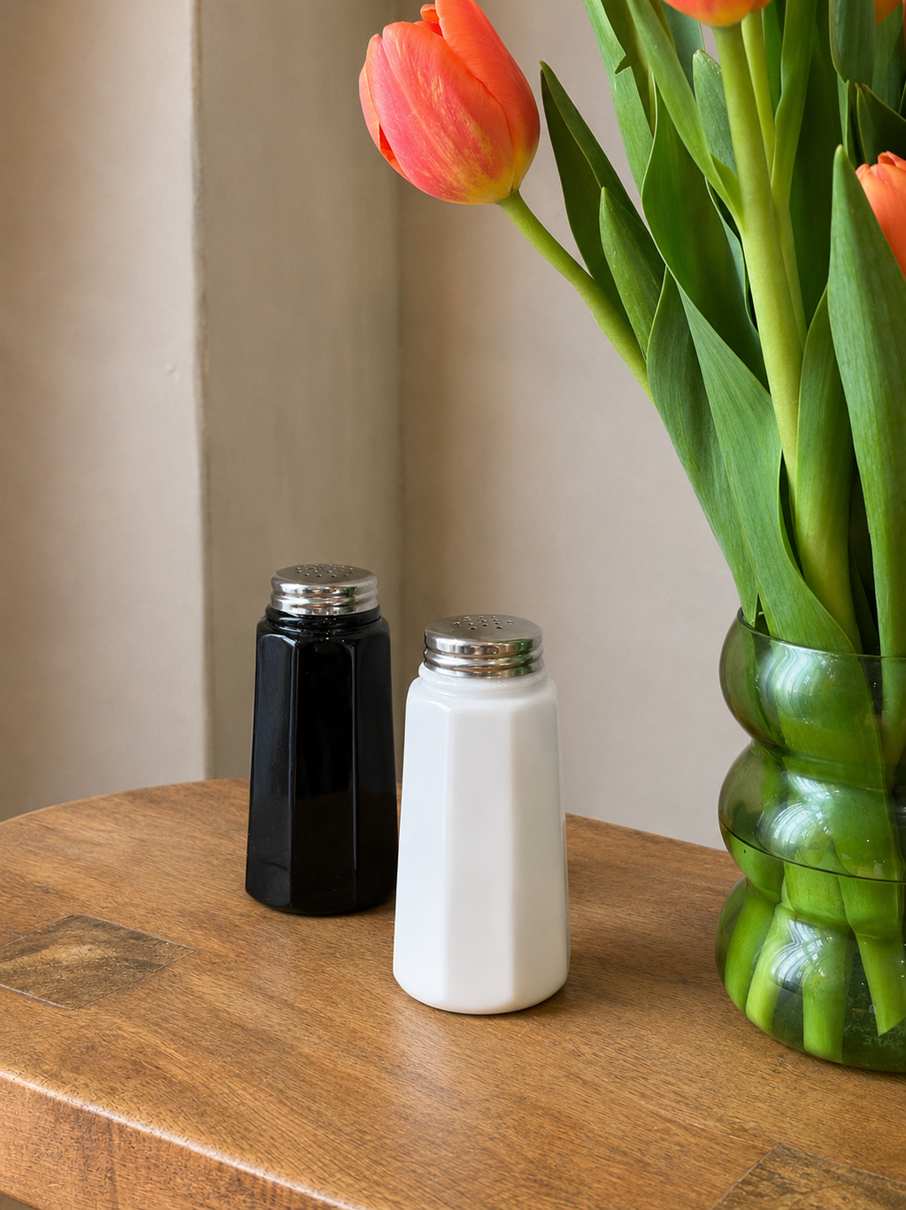 Soft Facet Glass Shakers